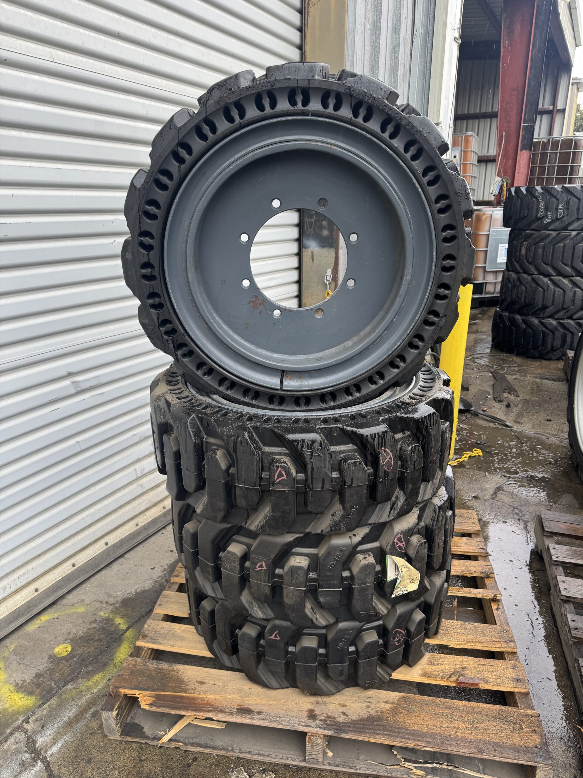 10-16.5 Maxam New Take-offs — view 2