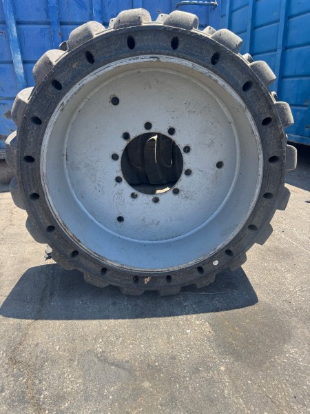 385/65 D22.5 MITL – 10 Hole Wheel Set — view 2